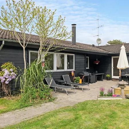 Stunning In With Kitchen * Gedser